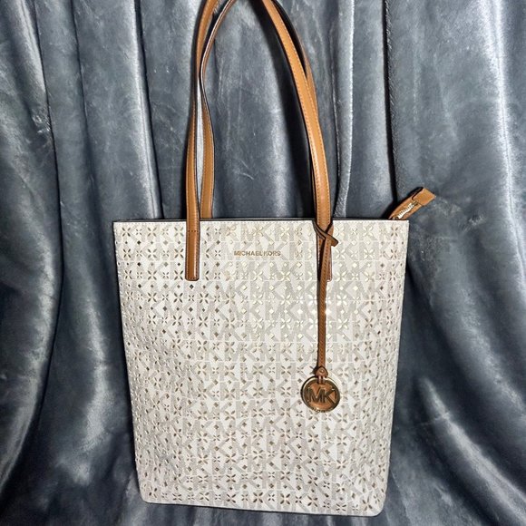 Michael Kors Handbags - Michael Kors Signature Hayley Large North South Zip Tote with MK Bag Charm